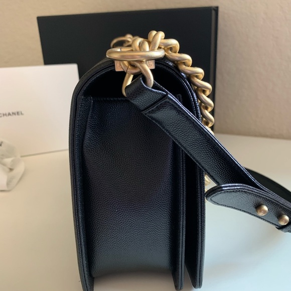 ♥️SOLD♥️ Chanel Large boy caviar skin gold HW - Picture 7 of 8